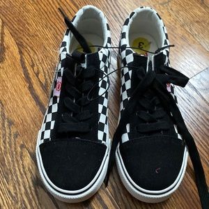 Boys sneakers